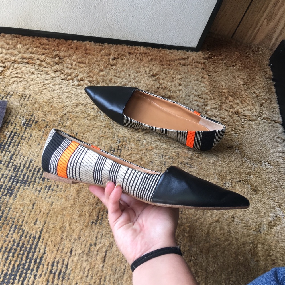 EUC Women’s beautiful J. Crew flats - Picture 3 of 15